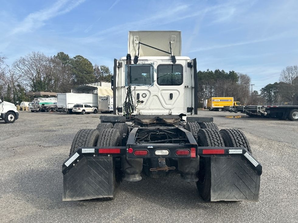 Day Cab Tractor-Heavy Duty Tractors-Freightliner-2021-T12664ST-Richmond-VA-512,721\n\t\tmiles-$ 46,250 - Image 6