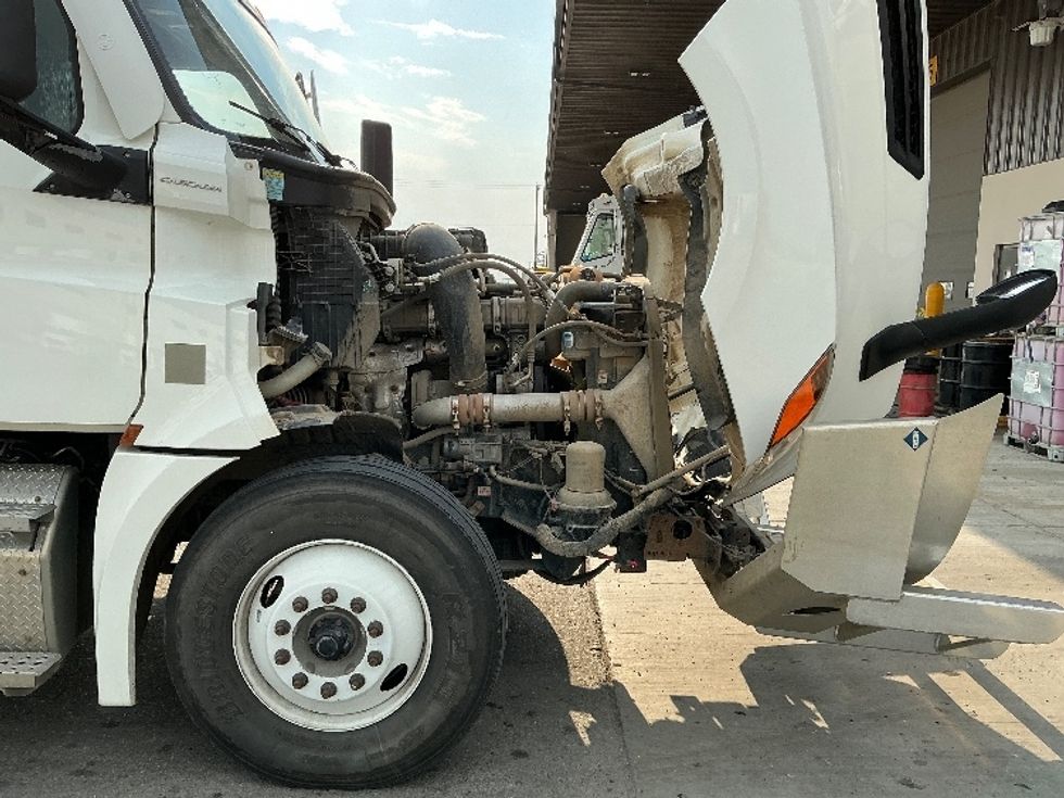 Day Cab Tractor-Heavy Duty Tractors-Freightliner-2021-T12664ST-Rocky View County-AB-687,579\n\t\tkm-$ 71,500 - Image 15