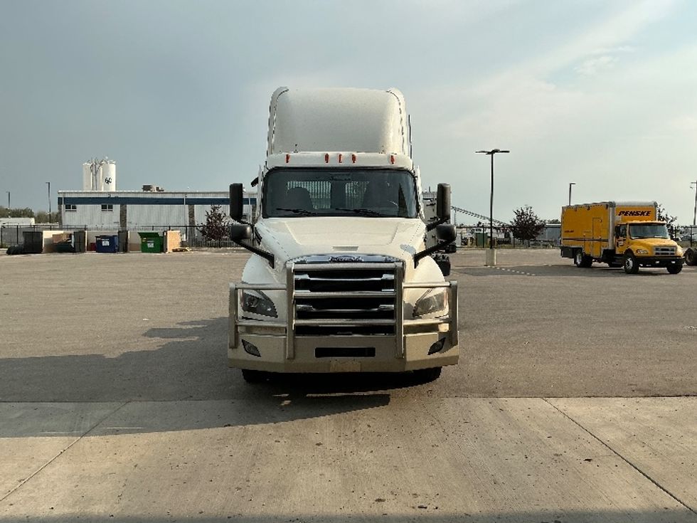 Day Cab Tractor-Heavy Duty Tractors-Freightliner-2021-T12664ST-Rocky View County-AB-687,579\n\t\tkm-$ 71,500 - Image 2