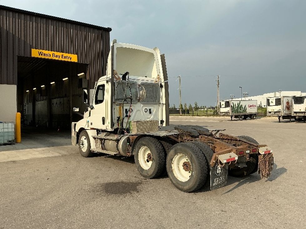 Day Cab Tractor-Heavy Duty Tractors-Freightliner-2021-T12664ST-Rocky View County-AB-687,579\n\t\tkm-$ 71,500 - Image 5