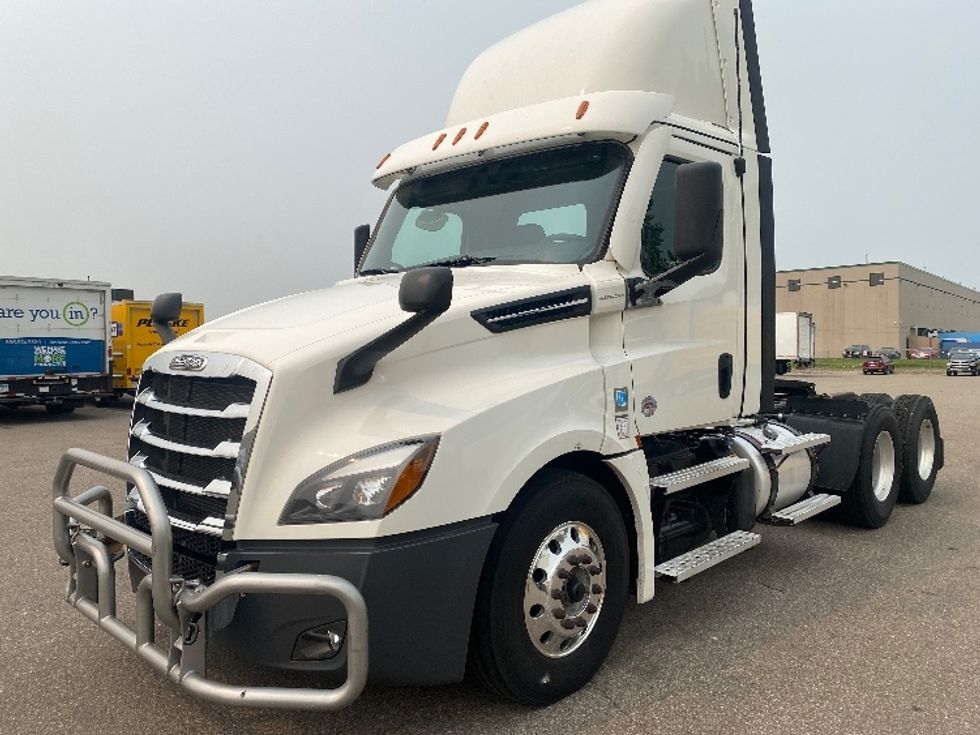 Day Cab Tractor-Heavy Duty Tractors-Freightliner-2021-T12664ST-Roseville-MN-413,156\n\t\tmiles-$ 58,500 - Image 3