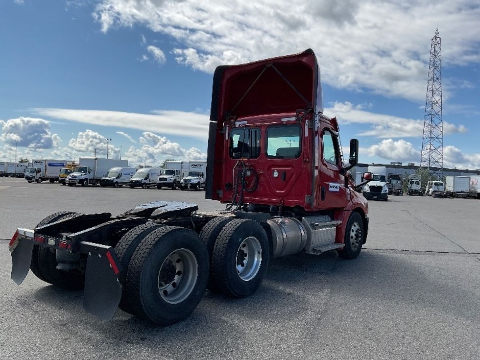 Day Cab Tractor-Heavy Duty Tractors-Freightliner-2021-T12664ST-Saint Laurent-PQ-239,902\n\t\tkm-$ 92,500 - Image 7