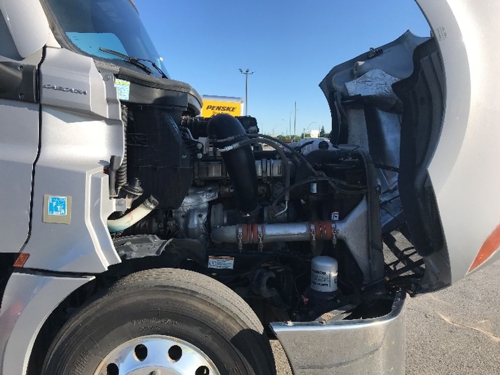 Day Cab Tractor-Heavy Duty Tractors-Freightliner-2021-T12664ST-Saint Laurent-PQ-245,461\n\t\tkm-$ 88,750 - Image 16