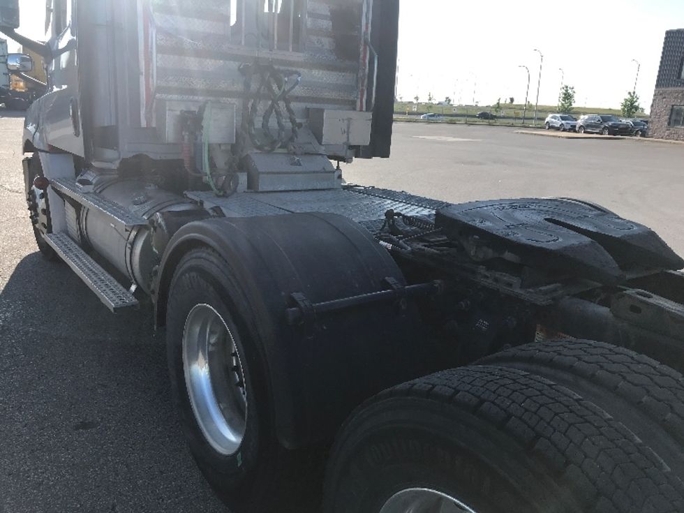 Day Cab Tractor-Heavy Duty Tractors-Freightliner-2021-T12664ST-Saint Laurent-PQ-245,461\n\t\tkm-$ 88,750 - Image 17