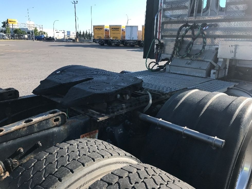 Day Cab Tractor-Heavy Duty Tractors-Freightliner-2021-T12664ST-Saint Laurent-PQ-245,461\n\t\tkm-$ 88,750 - Image 18