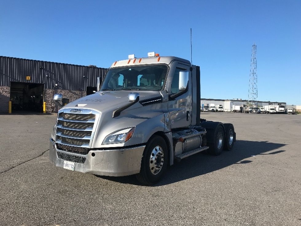 Day Cab Tractor-Heavy Duty Tractors-Freightliner-2021-T12664ST-Saint Laurent-PQ-245,461\n\t\tkm-$ 88,750 - Image 3