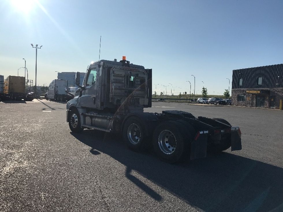 Day Cab Tractor-Heavy Duty Tractors-Freightliner-2021-T12664ST-Saint Laurent-PQ-245,461\n\t\tkm-$ 88,750 - Image 5