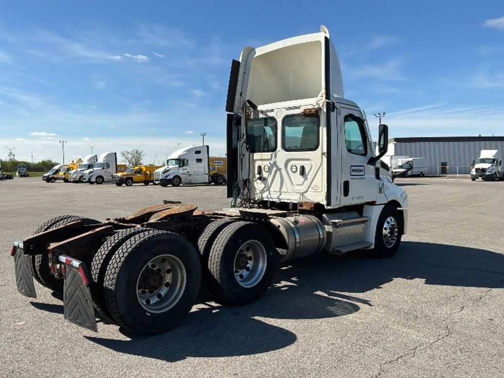Day Cab Tractor-Heavy Duty Tractors-Freightliner-2021-T12664ST-Saint Laurent-PQ-341,270\n\t\tkm-$ 88,000 - Image 7