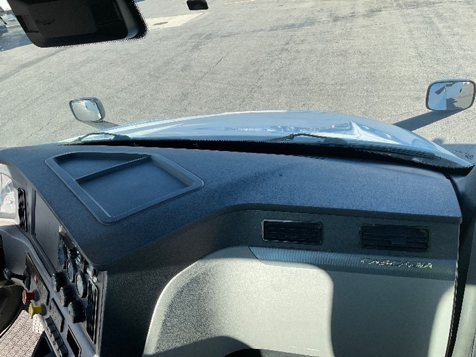 Day Cab Tractor-Heavy Duty Tractors-Freightliner-2021-T12664ST-Saint Laurent-PQ-346,608\n\t\tkm-$ 92,500 - Image 13