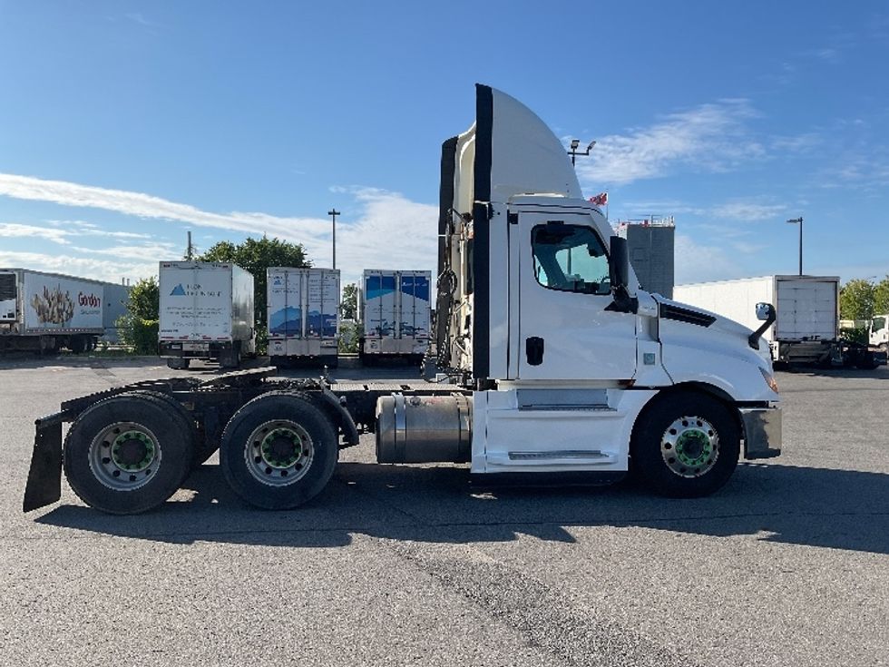 Day Cab Tractor-Heavy Duty Tractors-Freightliner-2021-T12664ST-Saint Laurent-PQ-346,608\n\t\tkm-$ 92,500 - Image 8