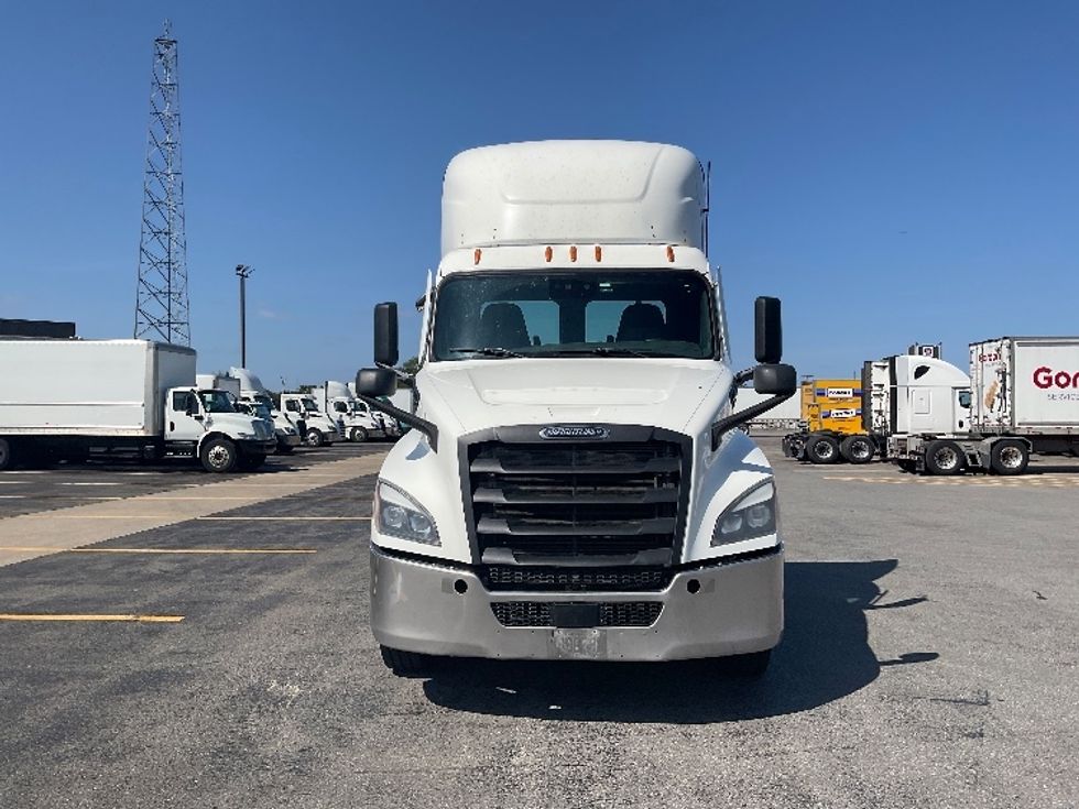 Day Cab Tractor-Heavy Duty Tractors-Freightliner-2021-T12664ST-Saint Laurent-PQ-680,162\n\t\tkm-$ 75,500 - Image 2