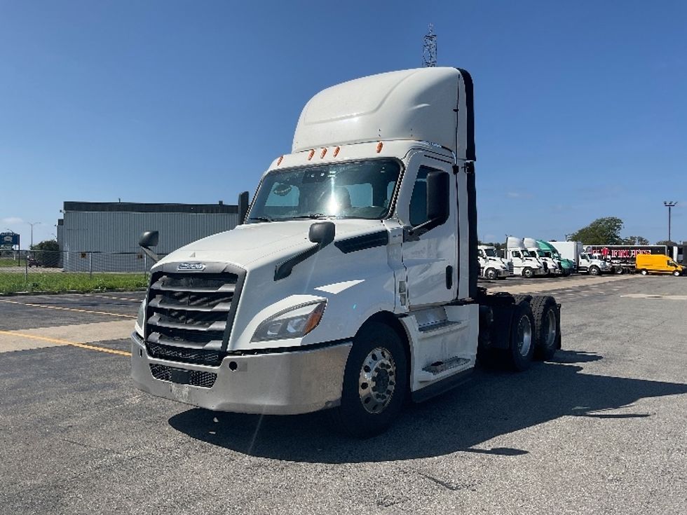 Day Cab Tractor-Heavy Duty Tractors-Freightliner-2021-T12664ST-Saint Laurent-PQ-680,162\n\t\tkm-$ 75,500 - Image 3
