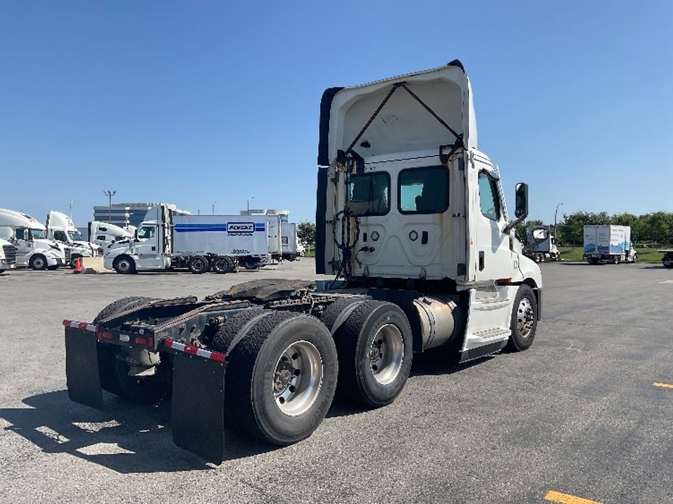 Day Cab Tractor-Heavy Duty Tractors-Freightliner-2021-T12664ST-Saint Laurent-PQ-680,162\n\t\tkm-$ 75,500 - Image 7