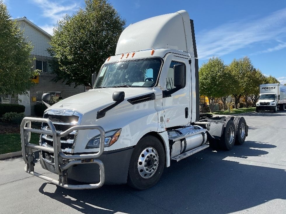 Day Cab Tractor-Heavy Duty Tractors-Freightliner-2021-T12664ST-Salt Lake City-UT-244,189\n\t\tmiles-$ 73,750 - Image 3