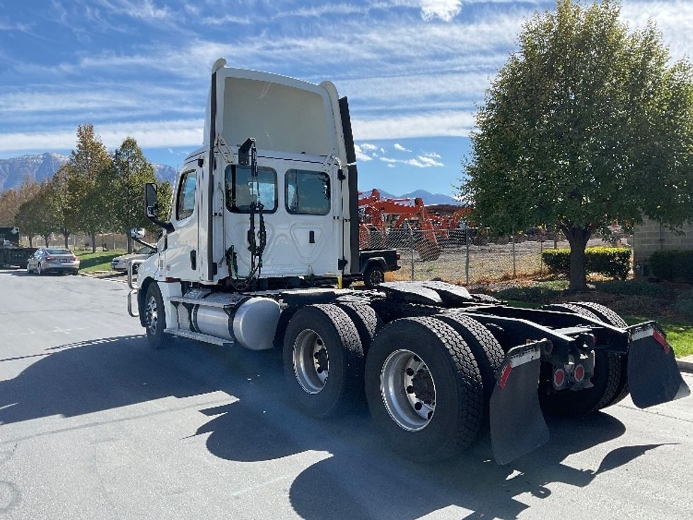 Day Cab Tractor-Heavy Duty Tractors-Freightliner-2021-T12664ST-Salt Lake City-UT-244,189\n\t\tmiles-$ 73,750 - Image 5