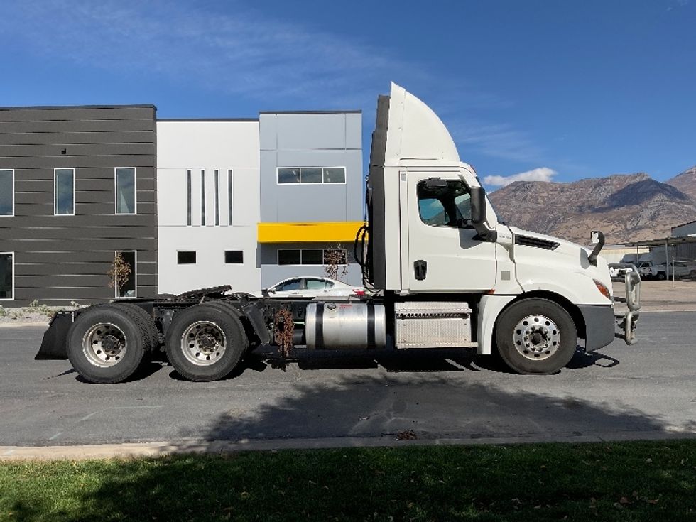 Day Cab Tractor-Heavy Duty Tractors-Freightliner-2021-T12664ST-Salt Lake City-UT-244,189\n\t\tmiles-$ 73,750 - Image 8