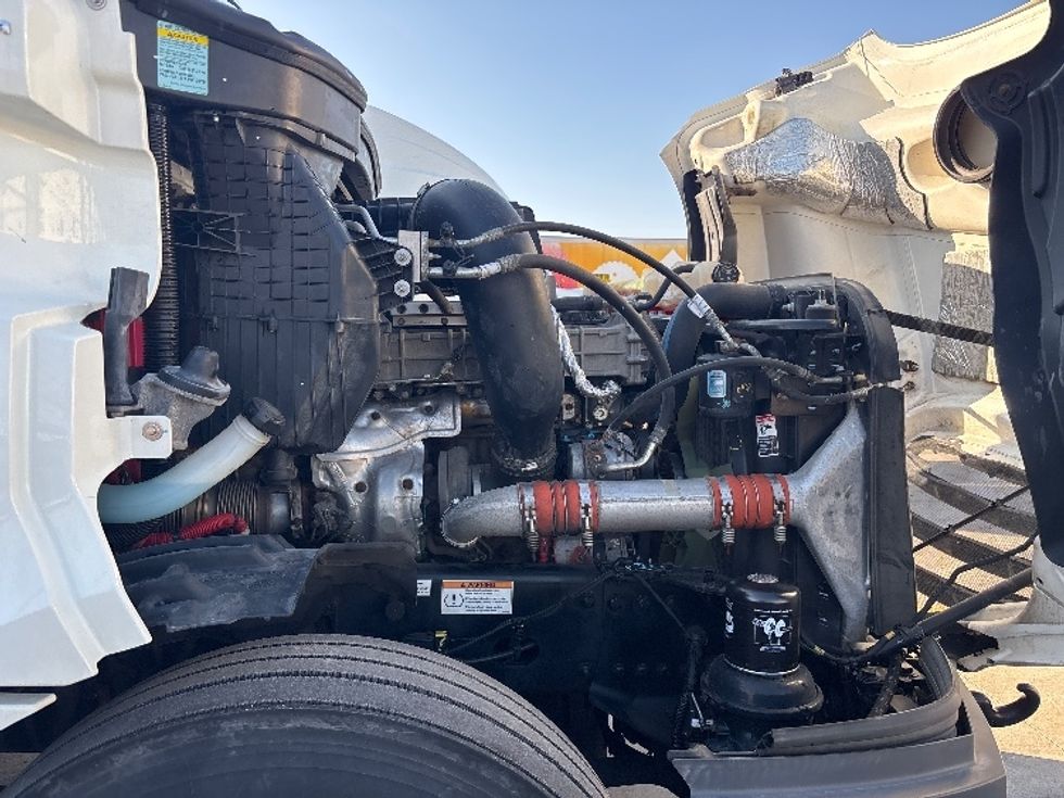 Day Cab Tractor-Heavy Duty Tractors-Freightliner-2021-T12664ST-Salt Lake City-UT-328,812\n\t\tmiles-$ 64,750 - Image 15