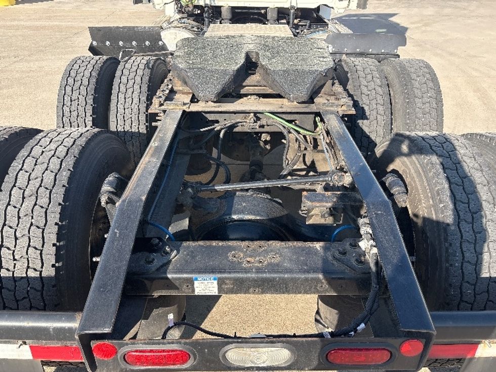 Day Cab Tractor-Heavy Duty Tractors-Freightliner-2021-T12664ST-Salt Lake City-UT-328,812\n\t\tmiles-$ 64,750 - Image 6