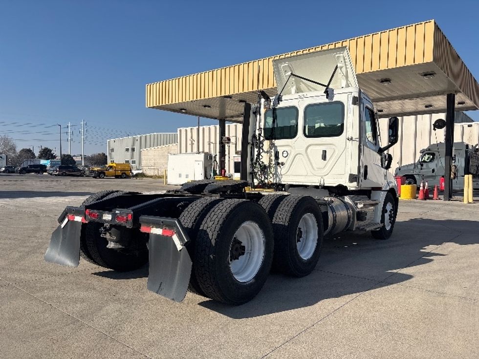 Day Cab Tractor-Heavy Duty Tractors-Freightliner-2021-T12664ST-Salt Lake City-UT-328,812\n\t\tmiles-$ 64,750 - Image 7