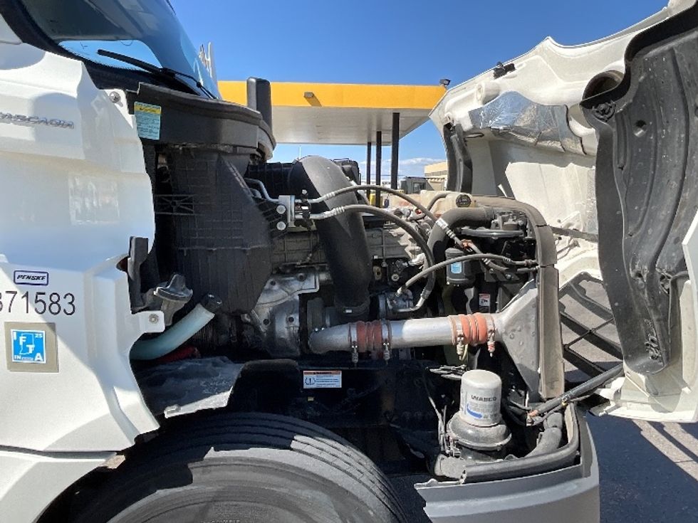 Day Cab Tractor-Heavy Duty Tractors-Freightliner-2021-T12664ST-Salt Lake City-UT-341,011\n\t\tmiles-$ 69,500 - Image 15