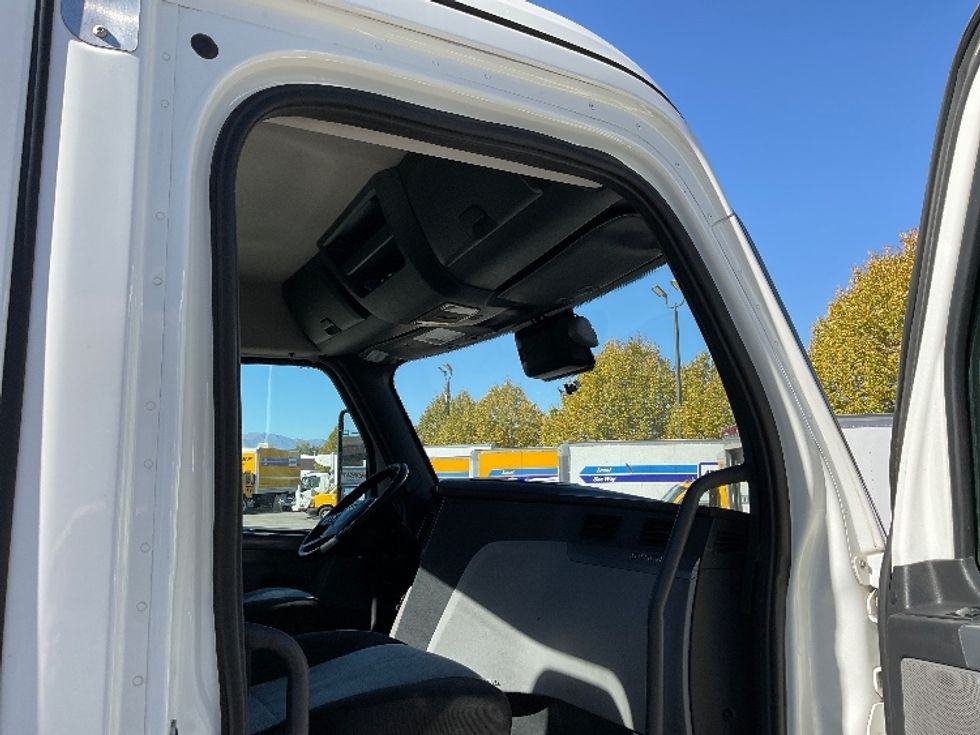 Day Cab Tractor-Heavy Duty Tractors-Freightliner-2021-T12664ST-Salt Lake City-UT-344,420\n\t\tmiles-$ 68,000 - Image 12