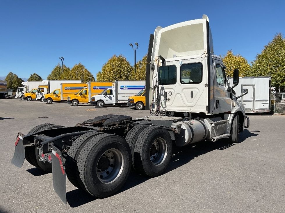 Day Cab Tractor-Heavy Duty Tractors-Freightliner-2021-T12664ST-Salt Lake City-UT-344,420\n\t\tmiles-$ 68,000 - Image 7