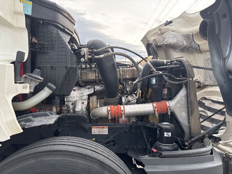 Day Cab Tractor-Heavy Duty Tractors-Freightliner-2021-T12664ST-Salt Lake City-UT-378,833\n\t\tmiles-$ 64,500 - Image 15