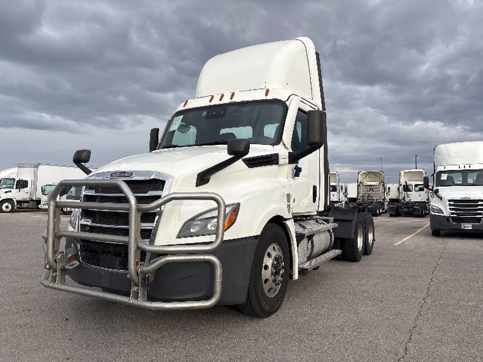 Day Cab Tractor-Heavy Duty Tractors-Freightliner-2021-T12664ST-Salt Lake City-UT-378,833\n\t\tmiles-$ 64,500 - Image 3