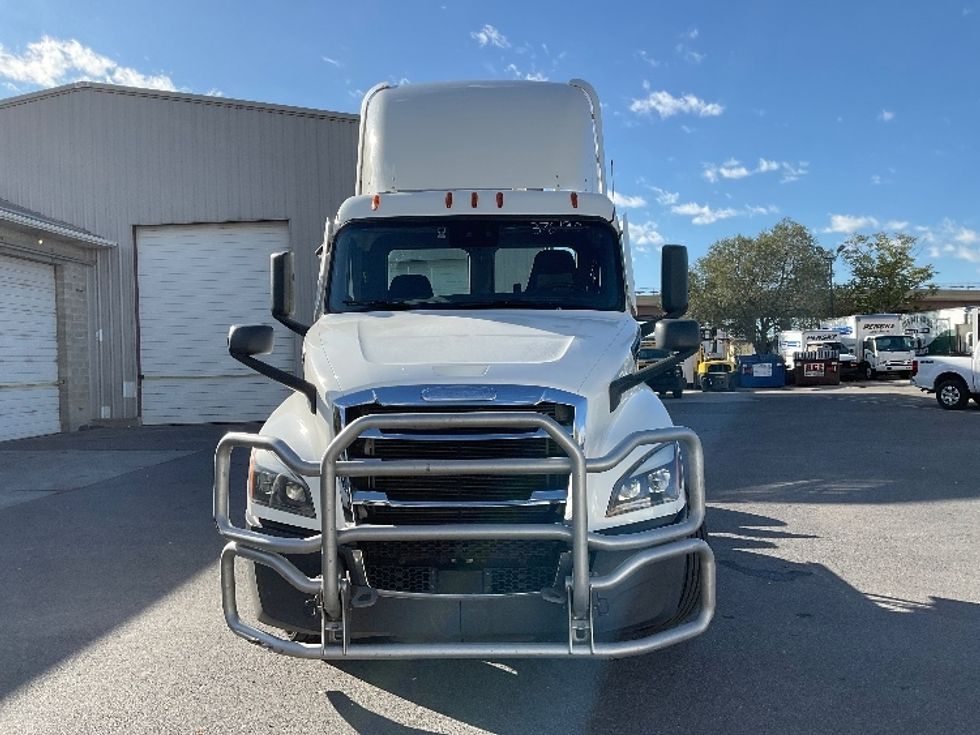 Day Cab Tractor-Heavy Duty Tractors-Freightliner-2021-T12664ST-Salt Lake City-UT-437,980\n\t\tmiles-$ 58,250 - Image 2
