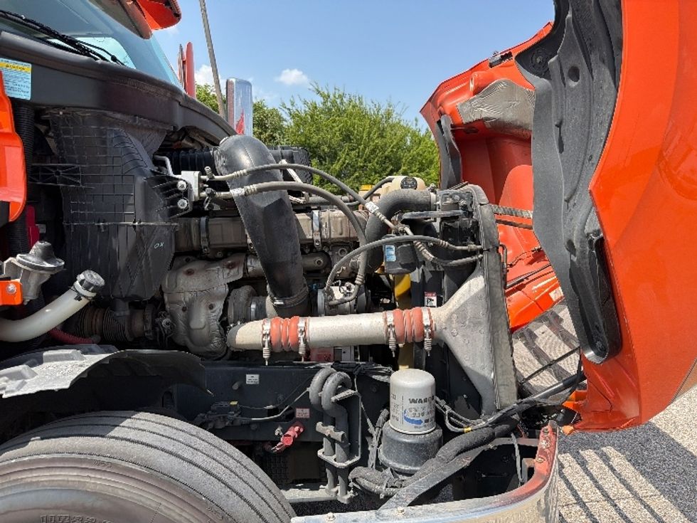 Day Cab Tractor-Heavy Duty Tractors-Freightliner-2021-T12664ST-San Antonio-TX-330,502\n\t\tmiles-$ 61,500 - Image 15