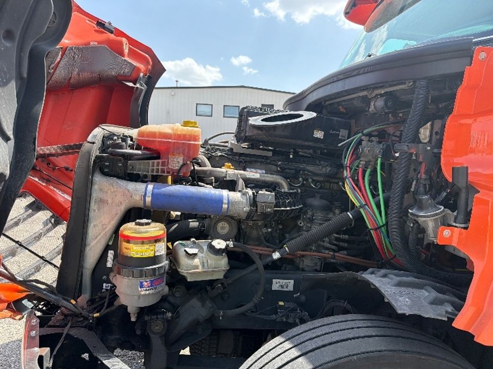 Day Cab Tractor-Heavy Duty Tractors-Freightliner-2021-T12664ST-San Antonio-TX-330,502\n\t\tmiles-$ 61,500 - Image 16