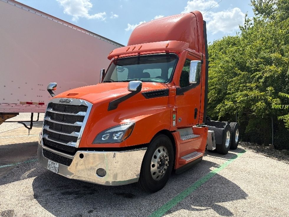 Day Cab Tractor-Heavy Duty Tractors-Freightliner-2021-T12664ST-San Antonio-TX-330,502\n\t\tmiles-$ 61,500 - Image 3