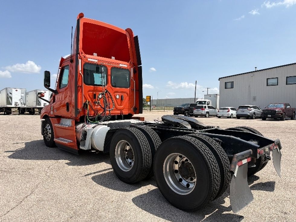 Day Cab Tractor-Heavy Duty Tractors-Freightliner-2021-T12664ST-San Antonio-TX-330,502\n\t\tmiles-$ 61,500 - Image 5