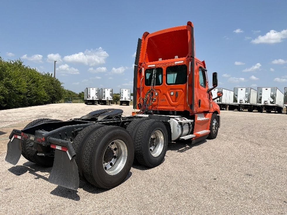 Day Cab Tractor-Heavy Duty Tractors-Freightliner-2021-T12664ST-San Antonio-TX-330,502\n\t\tmiles-$ 61,500 - Image 7