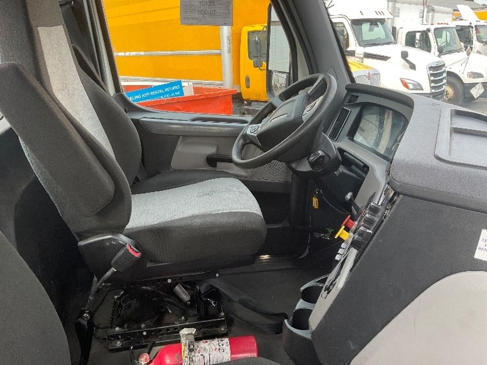 Day Cab Tractor-Heavy Duty Tractors-Freightliner-2021-T12664ST-Seattle-WA-221,763\n\t\tmiles-$ 73,750 - Image 14