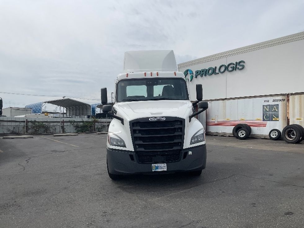 Day Cab Tractor-Heavy Duty Tractors-Freightliner-2021-T12664ST-Seattle-WA-221,763\n\t\tmiles-$ 73,750 - Image 2