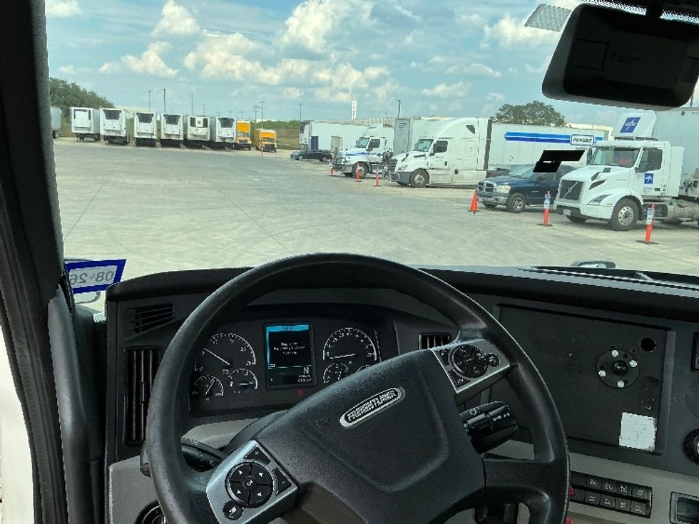 Day Cab Tractor-Heavy Duty Tractors-Freightliner-2021-T12664ST-Selma-TX-583,729\n\t\tmiles-$ 40,750 - Image 11