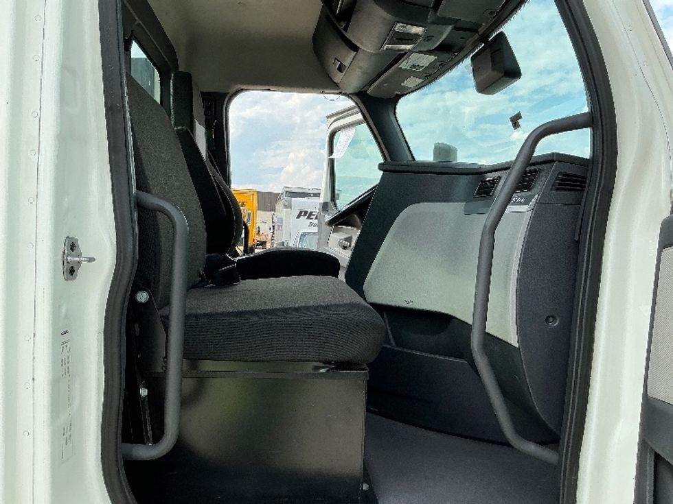 Day Cab Tractor-Heavy Duty Tractors-Freightliner-2021-T12664ST-Selma-TX-583,729\n\t\tmiles-$ 40,750 - Image 12