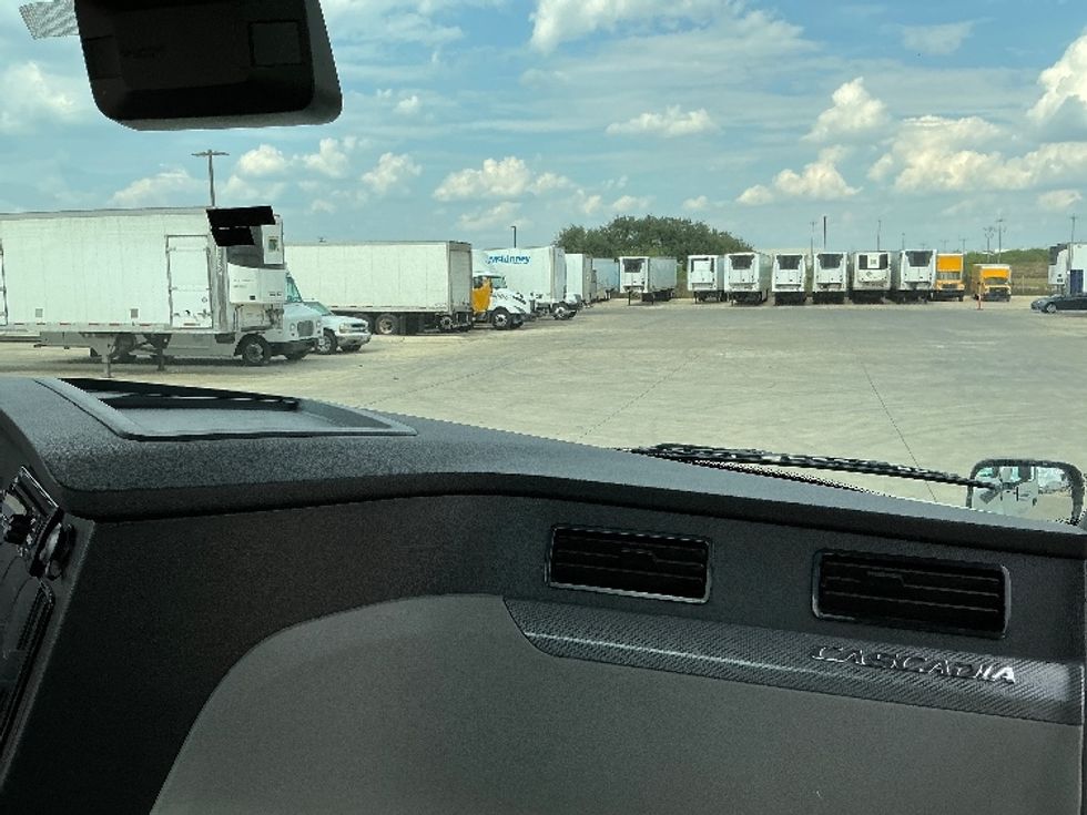 Day Cab Tractor-Heavy Duty Tractors-Freightliner-2021-T12664ST-Selma-TX-583,729\n\t\tmiles-$ 40,750 - Image 13