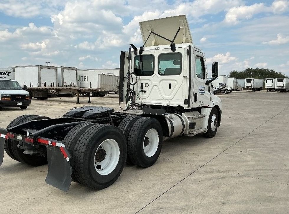 Day Cab Tractor-Heavy Duty Tractors-Freightliner-2021-T12664ST-Selma-TX-583,729\n\t\tmiles-$ 40,750 - Image 7