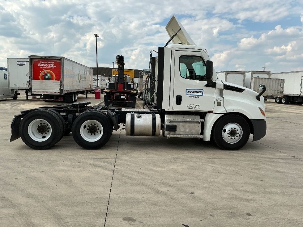 Day Cab Tractor-Heavy Duty Tractors-Freightliner-2021-T12664ST-Selma-TX-583,729\n\t\tmiles-$ 40,750 - Image 8