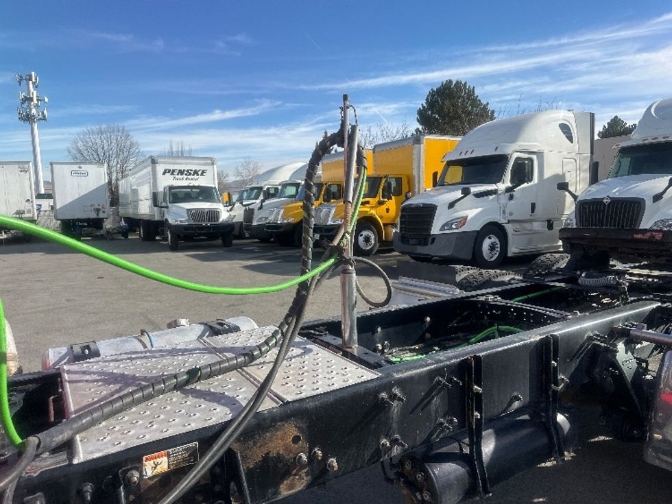 Day Cab Tractor-Heavy Duty Tractors-Freightliner-2021-T12664ST-Sparks-NV-134,089\n\t\tmiles-$ 77,000 - Image 18