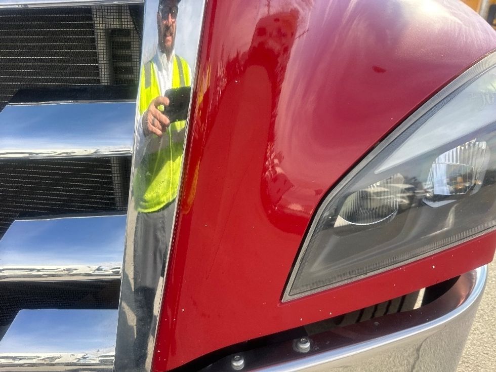 Day Cab Tractor-Heavy Duty Tractors-Freightliner-2021-T12664ST-Sparks-NV-134,089\n\t\tmiles-$ 77,000 - Image 21