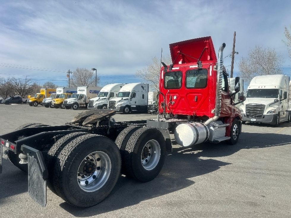 Day Cab Tractor-Heavy Duty Tractors-Freightliner-2021-T12664ST-Sparks-NV-134,089\n\t\tmiles-$ 77,000 - Image 7