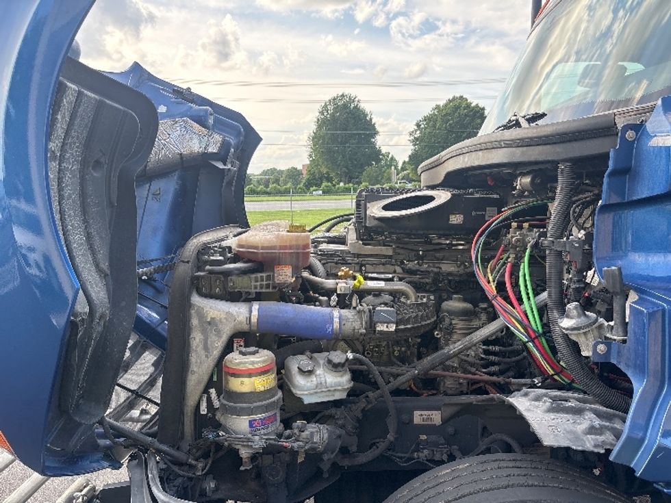 Day Cab Tractor-Heavy Duty Tractors-Freightliner-2021-T12664ST-Spartanburg-SC-235,622\n\t\tmiles-$ 72,000 - Image 16