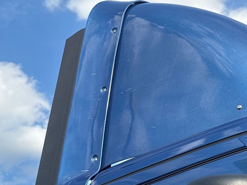 Day Cab Tractor-Heavy Duty Tractors-Freightliner-2021-T12664ST-Spartanburg-SC-235,622\n\t\tmiles-$ 72,000 - Image 21