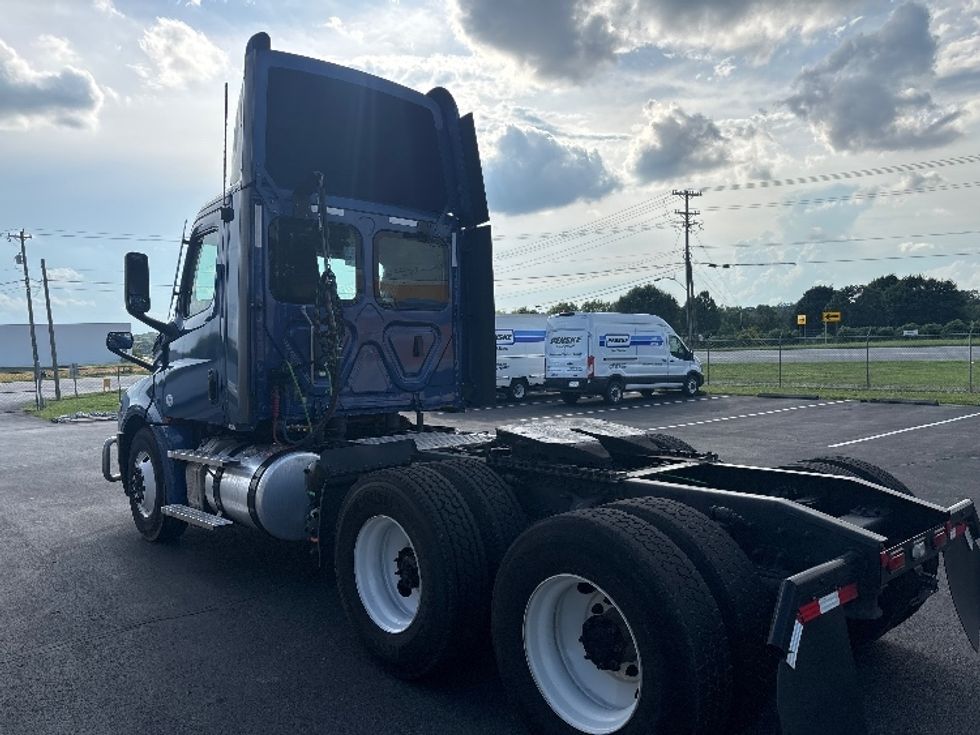 Day Cab Tractor-Heavy Duty Tractors-Freightliner-2021-T12664ST-Spartanburg-SC-235,622\n\t\tmiles-$ 72,000 - Image 5