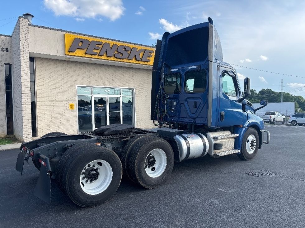 Day Cab Tractor-Heavy Duty Tractors-Freightliner-2021-T12664ST-Spartanburg-SC-235,622\n\t\tmiles-$ 72,000 - Image 7