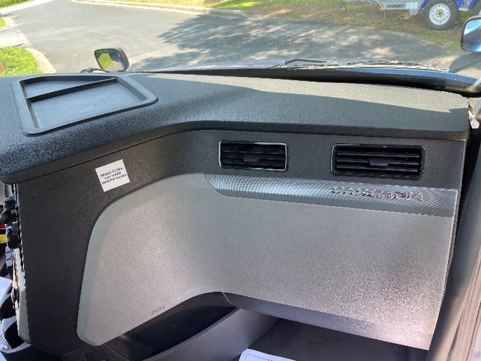 Day Cab Tractor-Heavy Duty Tractors-Freightliner-2021-T12664ST-Spartanburg-SC-238,002\n\t\tmiles-$ 71,750 - Image 13