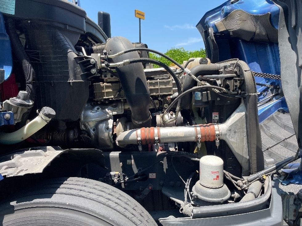 Day Cab Tractor-Heavy Duty Tractors-Freightliner-2021-T12664ST-Spartanburg-SC-238,002\n\t\tmiles-$ 71,750 - Image 15